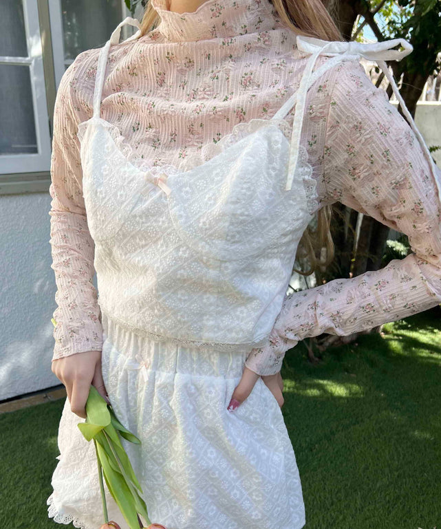 ホワイト モデル：160㎝ F着用