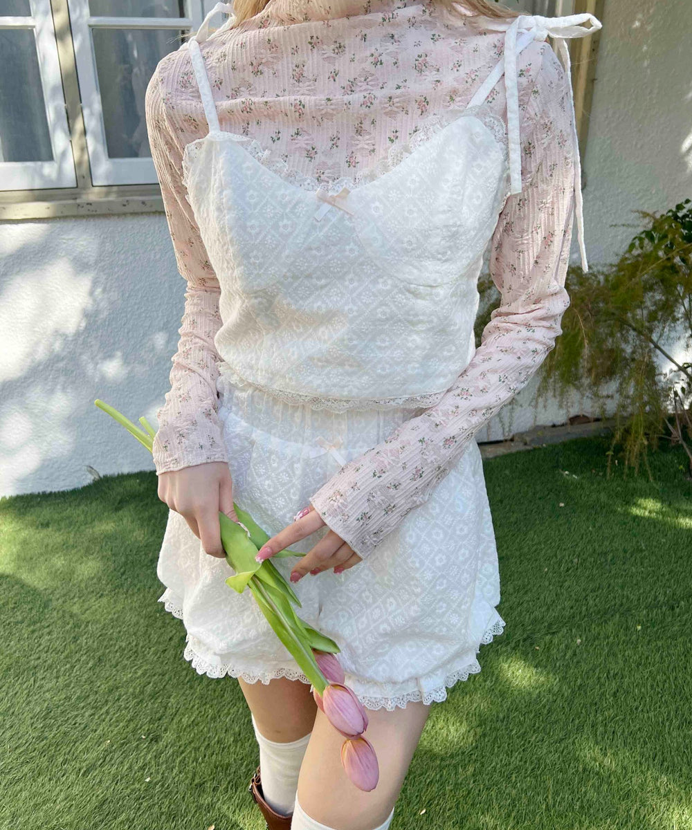 ホワイト モデル：160㎝ F着用