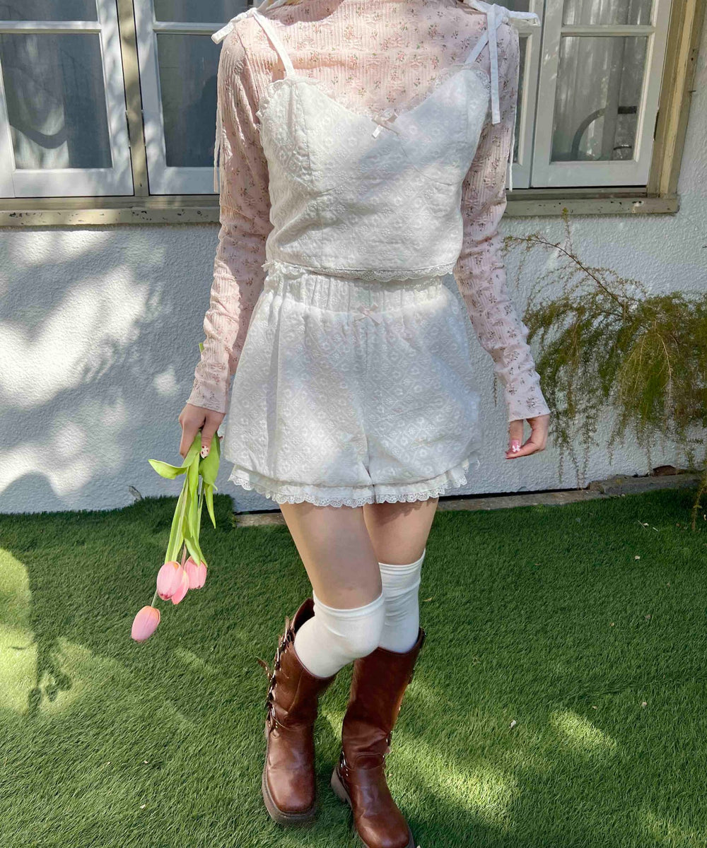 ホワイト モデル：160㎝ F着用