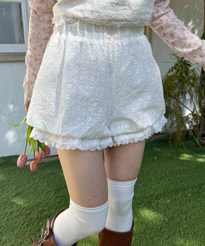 ホワイト モデル：160㎝ F着用