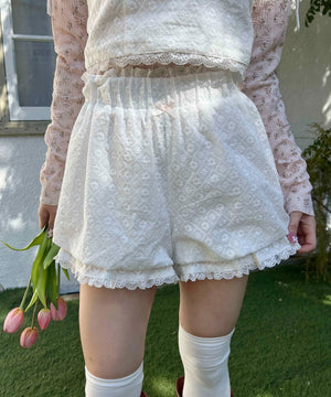 ホワイト モデル：160㎝ F着用