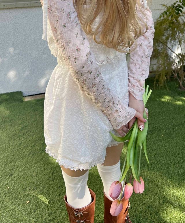 ホワイト モデル：160㎝ F着用