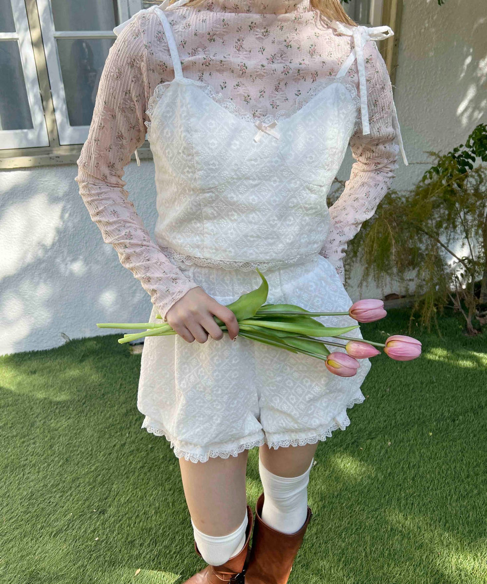 ホワイト モデル：160㎝ F着用