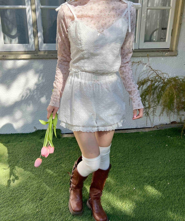 ホワイト モデル：160㎝ F着用