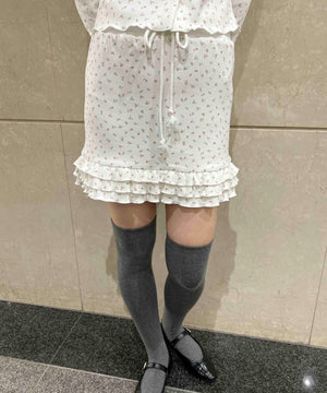 ホワイト モデル：160㎝ F着用