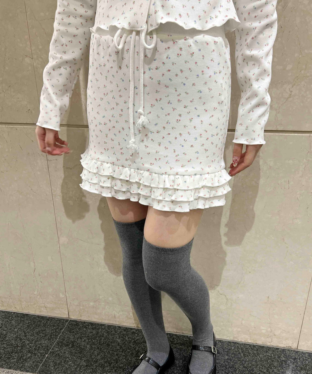 ホワイト モデル：160㎝ F着用