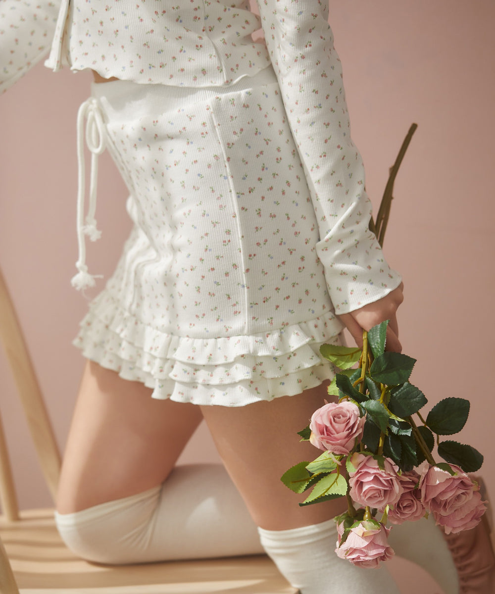 ホワイト モデル：156㎝ F着用