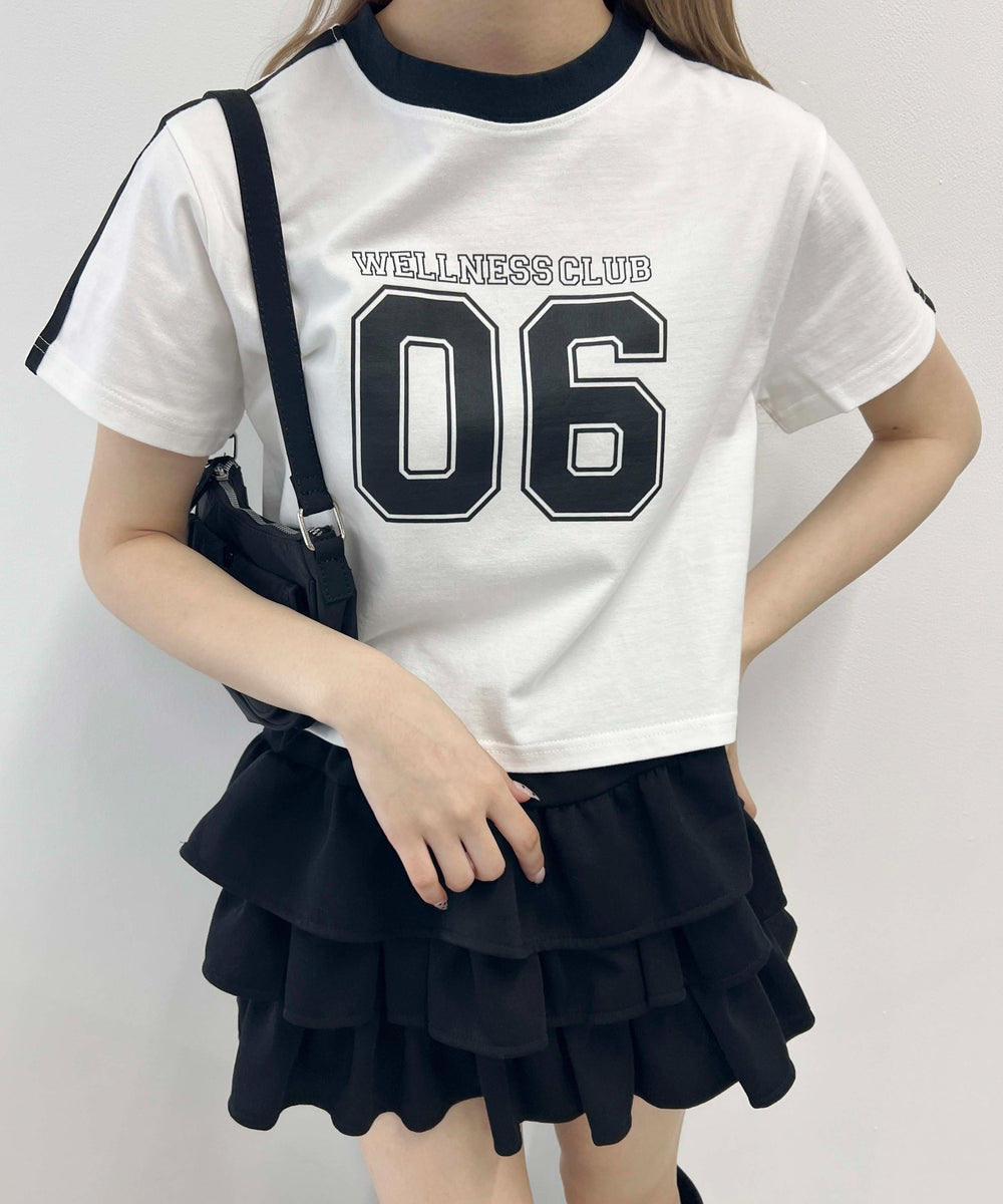 ホワイト モデル：160㎝ F着用