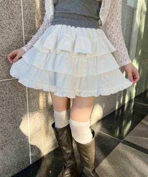 ホワイト モデル：160㎝ F着用