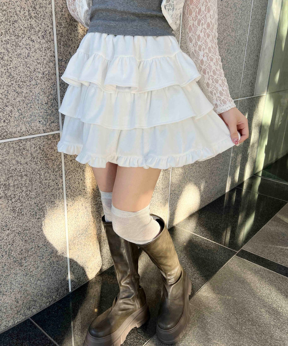 ホワイト モデル：160㎝ F着用