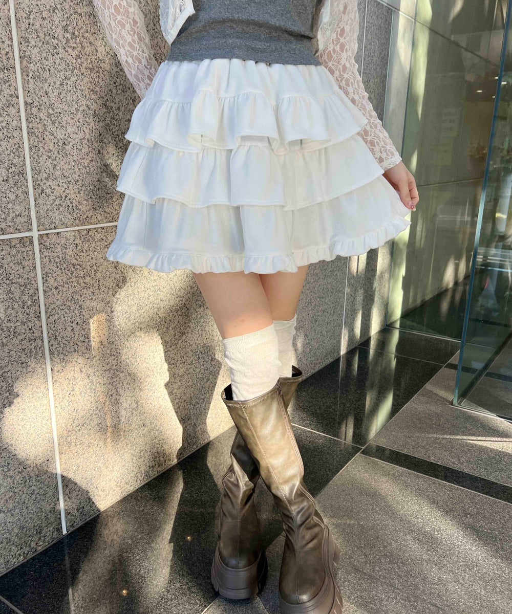 ホワイト モデル：160㎝ F着用