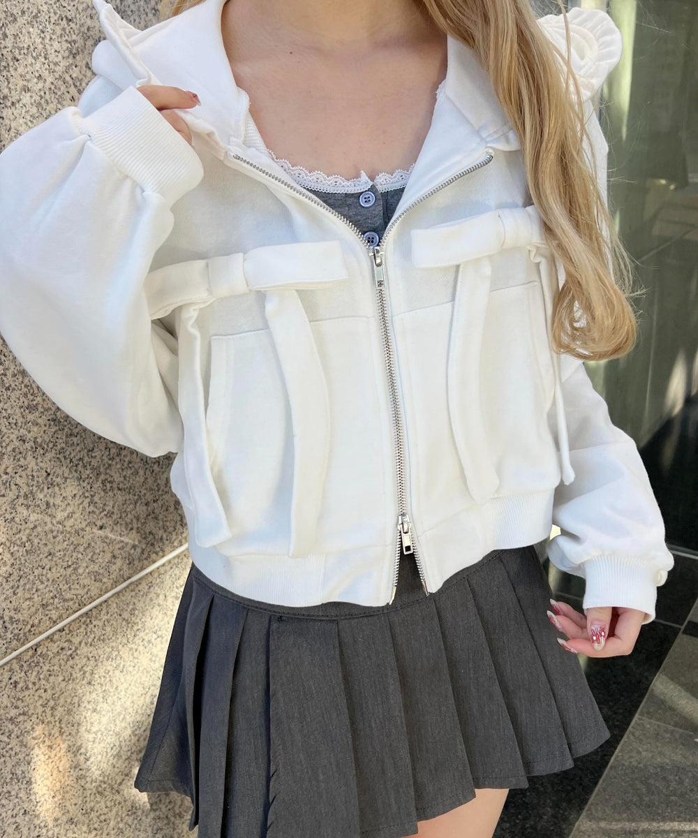 ホワイト モデル：160㎝ F着用