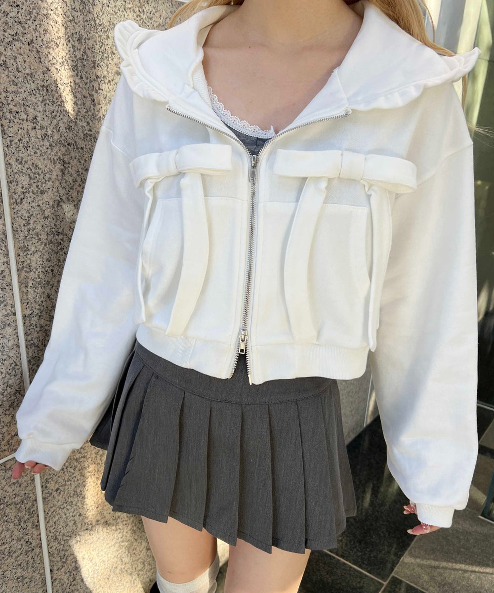 ホワイト モデル：160㎝ F着用