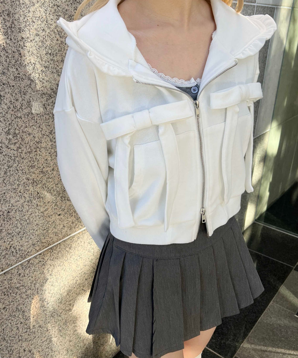 ホワイト モデル：160㎝ F着用