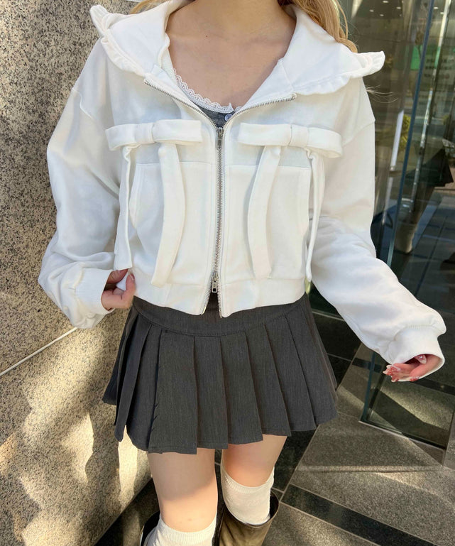 ホワイト モデル：160㎝ F着用