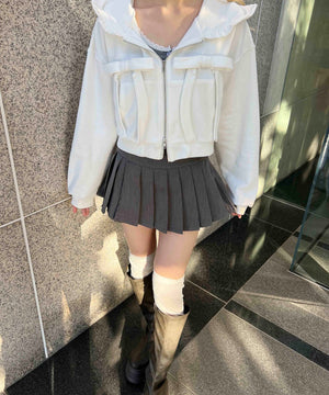 ホワイト モデル：160㎝ F着用