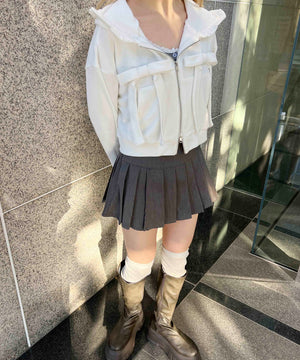 ホワイト モデル：160㎝ F着用