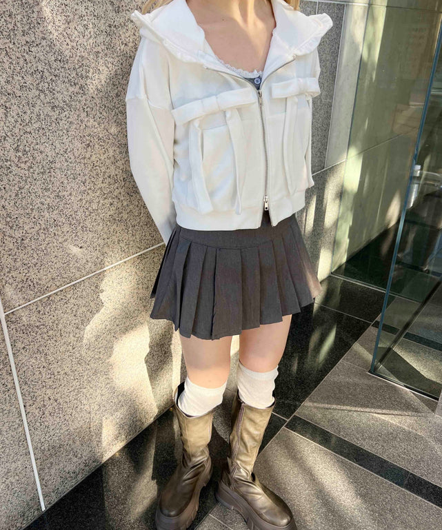 ホワイト モデル：160㎝ F着用