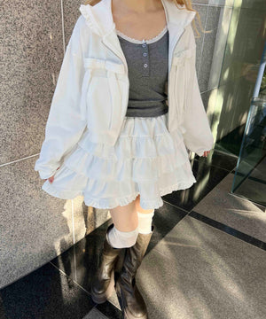 ホワイト モデル：160㎝ F着用