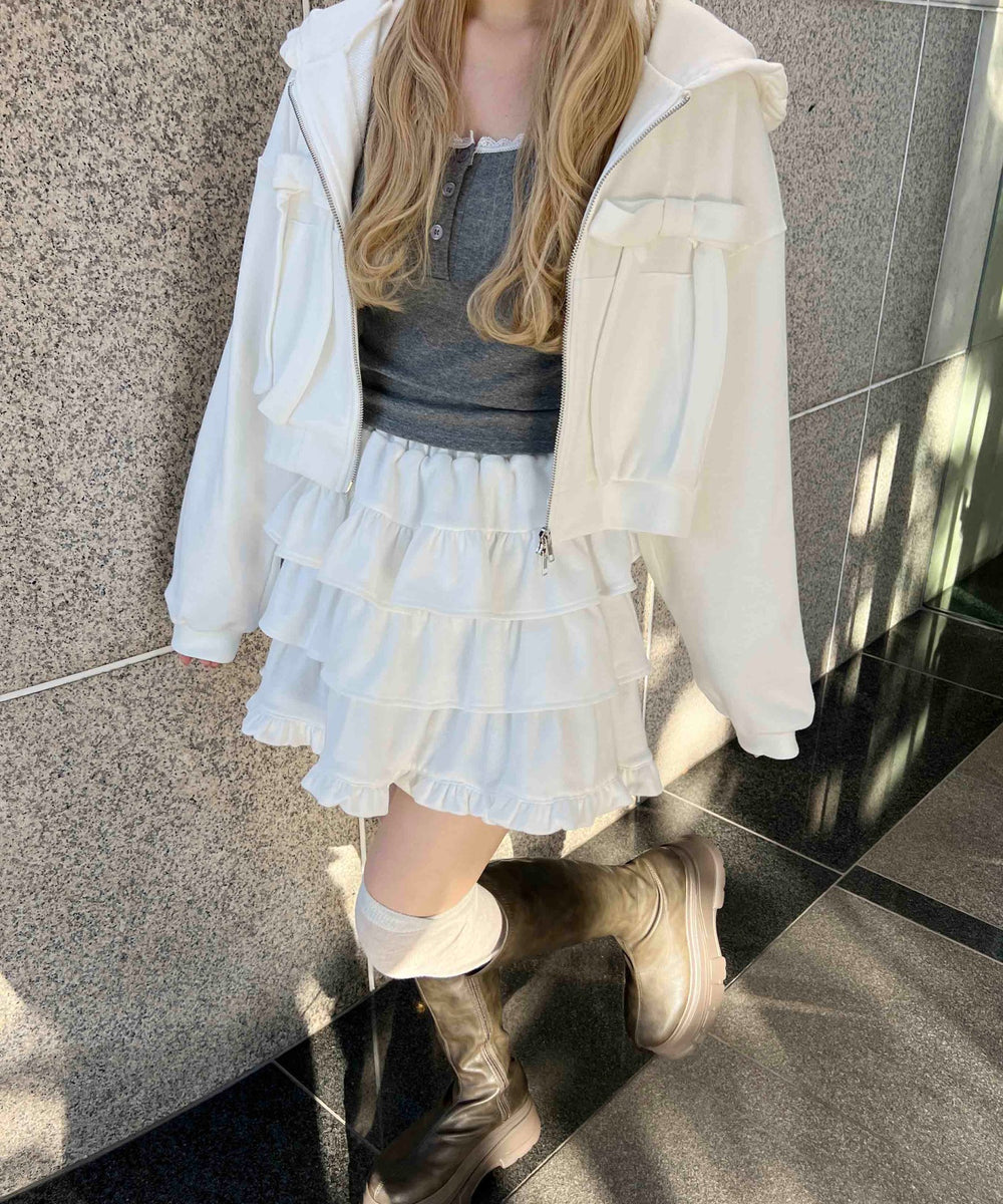 ホワイト モデル：160㎝ F着用