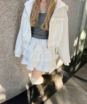 ホワイト モデル：160㎝ F着用