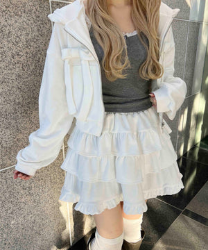 ホワイト モデル：160㎝ F着用