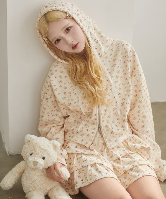 ホワイトアイボリー モデル：156㎝ F着用