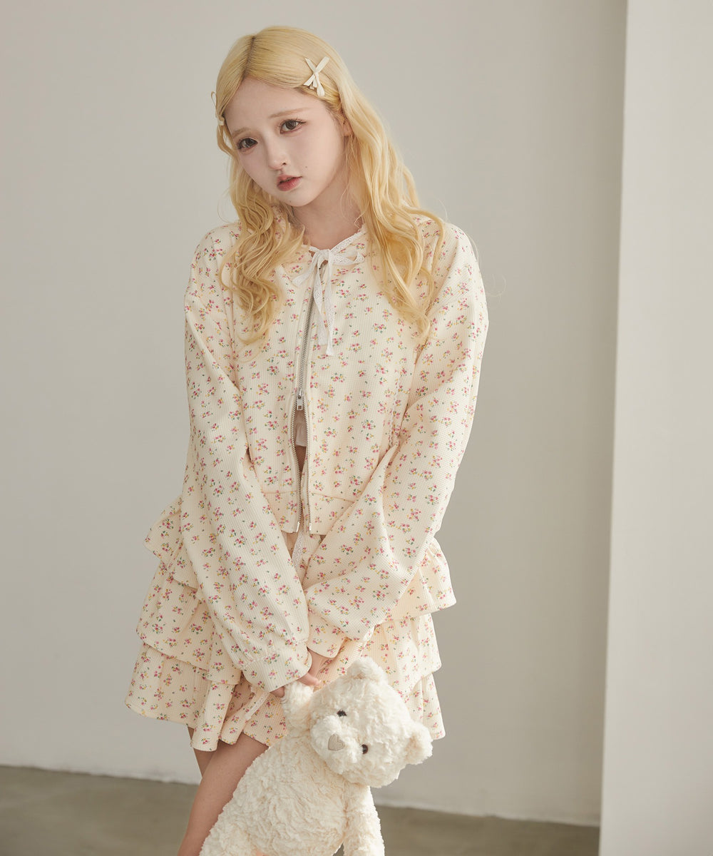 ホワイトアイボリー モデル：156㎝ F着用