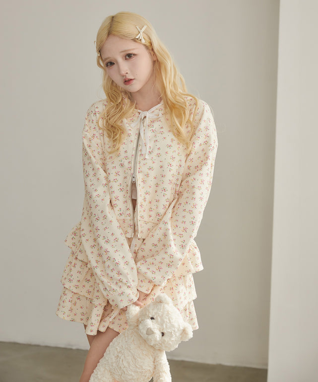 ホワイトアイボリー モデル：156㎝ F着用