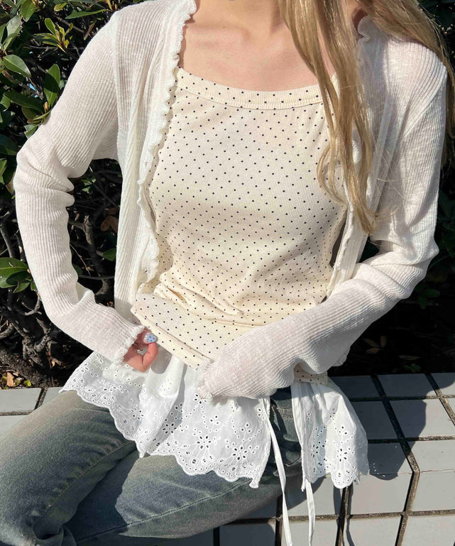 ホワイト モデル：160㎝ F着用