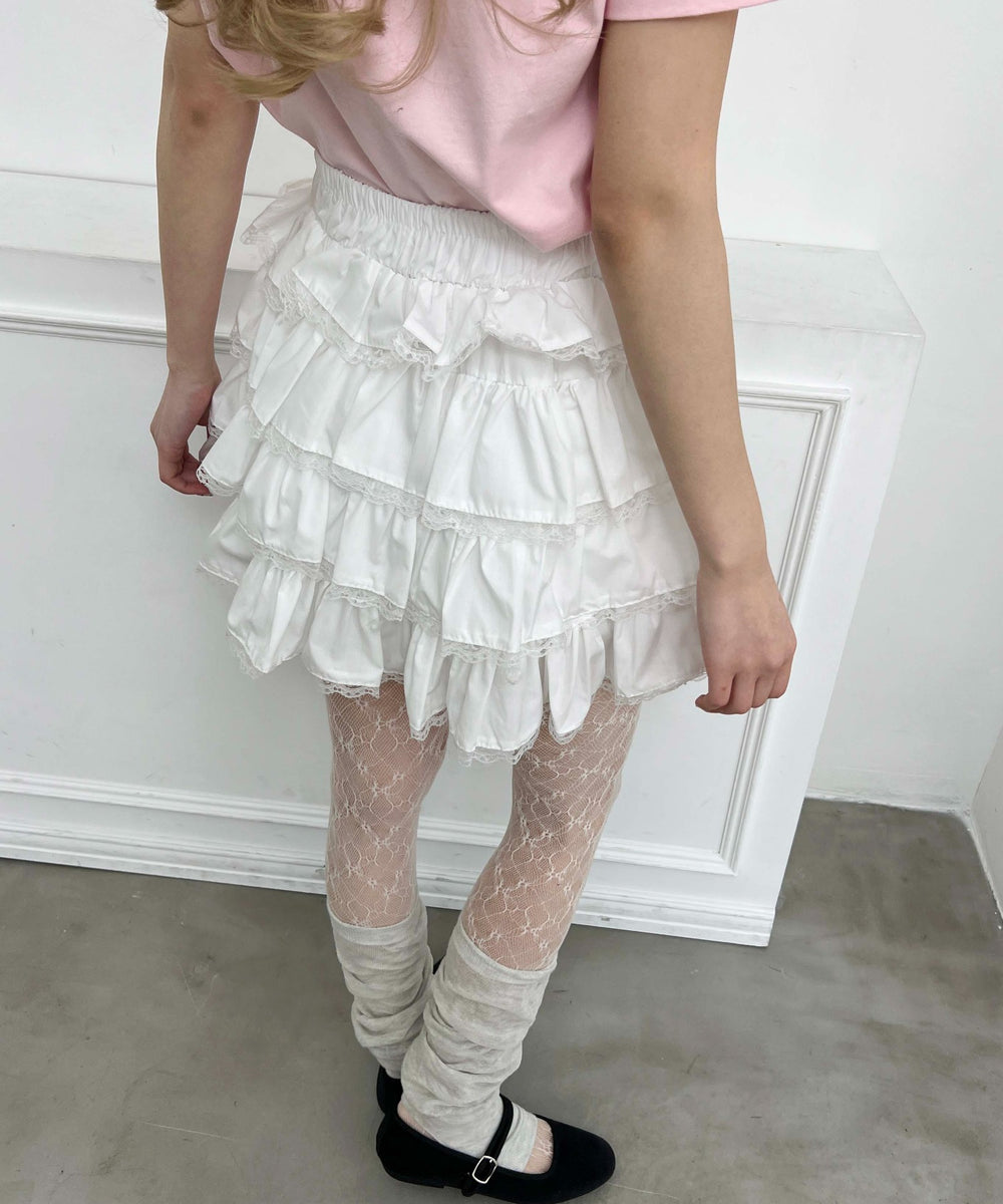 ホワイト モデル：160㎝ F着用