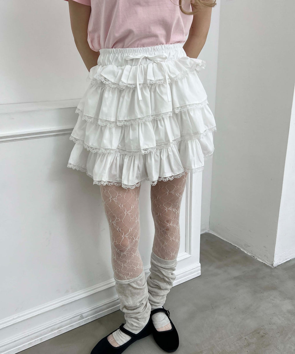 ホワイト モデル：160㎝ F着用