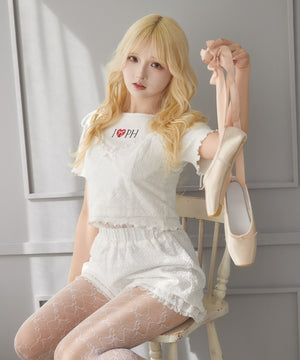 ホワイト  モデル：156㎝ F着用