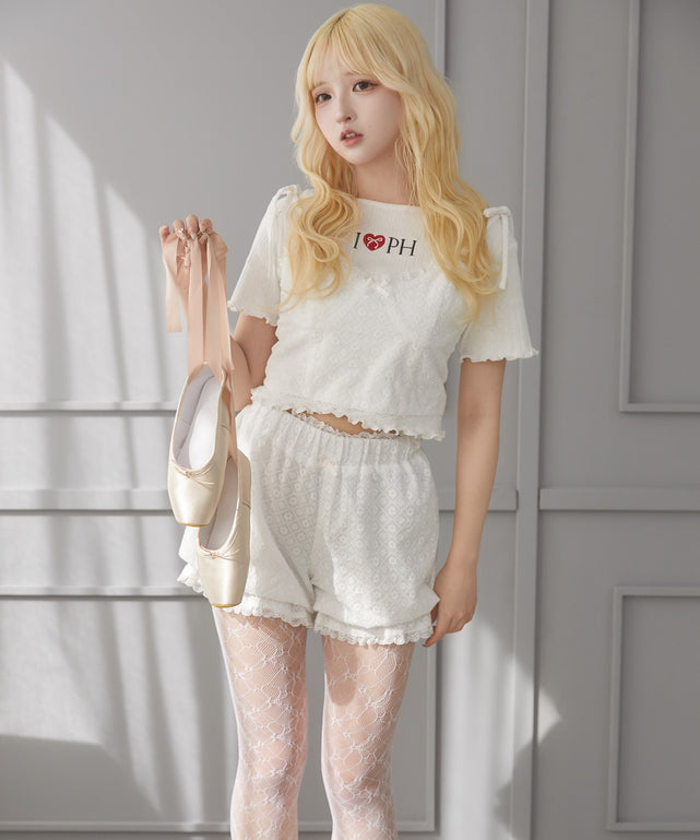 ホワイト  モデル：156㎝ F着用