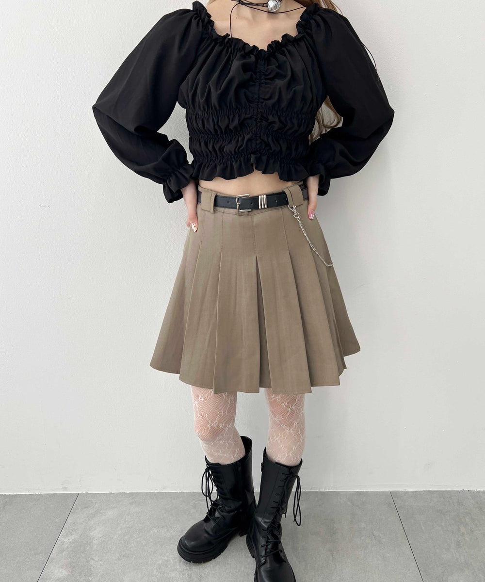 ベージュ モデル：160㎝ F着用