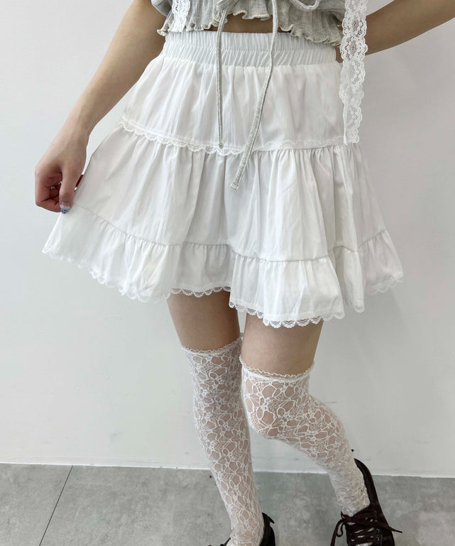 ホワイト モデル：160㎝ F着用