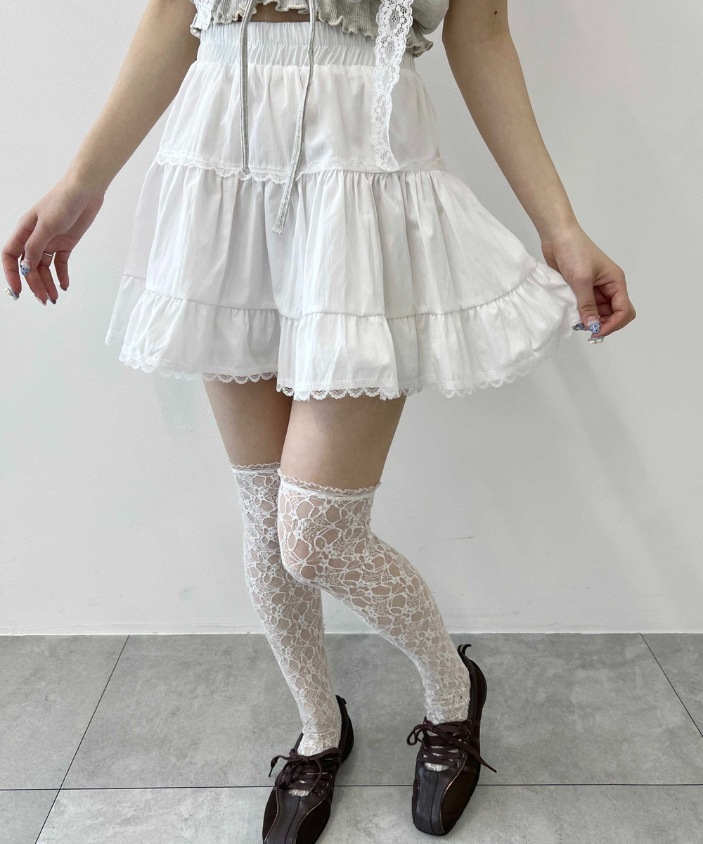 ホワイト モデル：160㎝ F着用