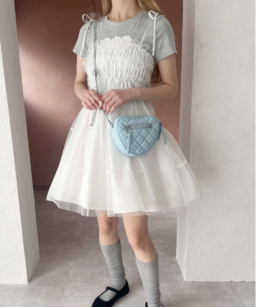 ホワイト モデル：160㎝ F着用