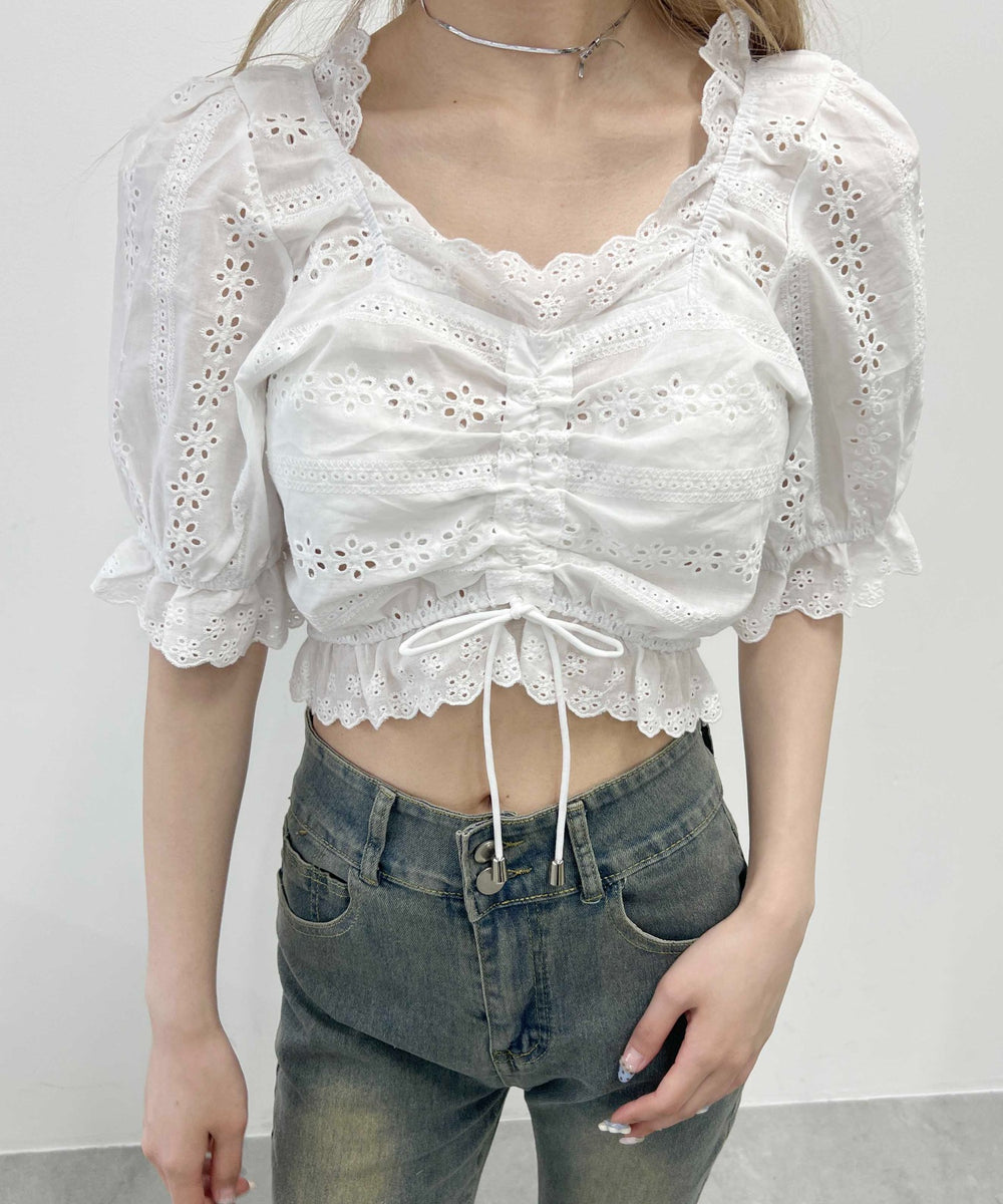 ホワイト モデル：160㎝ F着用