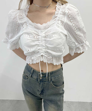 ホワイト モデル：160㎝ F着用