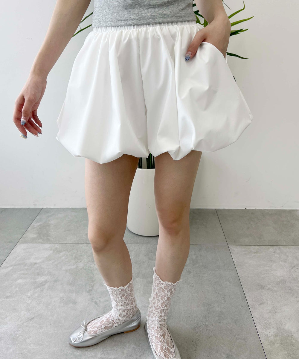 ホワイト モデル：160㎝ F着用