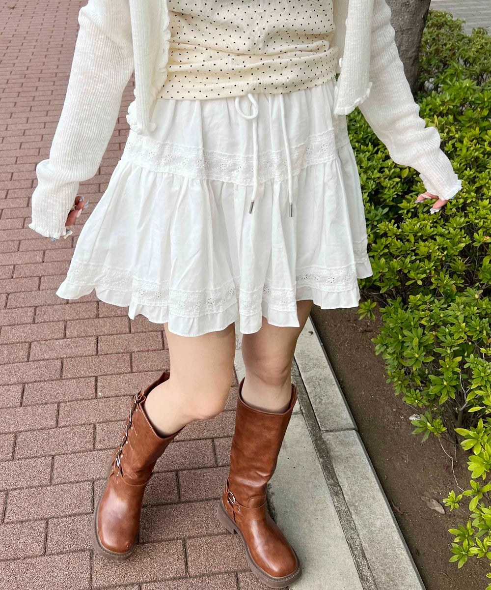 ホワイト モデル：160㎝ F着用