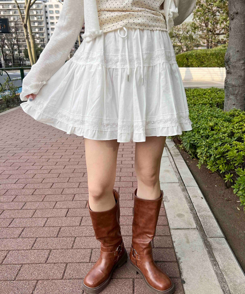 ホワイト モデル：160㎝ F着用