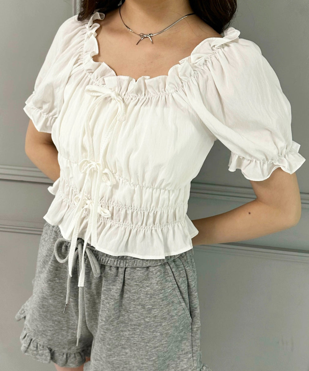 ホワイト モデル：160㎝ F着用