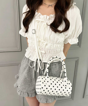 ホワイト モデル：160㎝ F着用