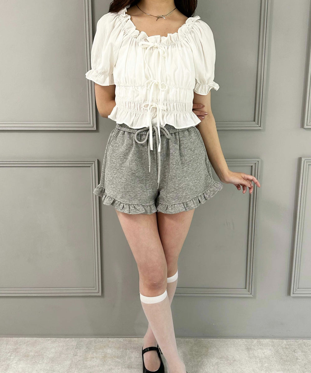 ホワイト モデル：160㎝ F着用