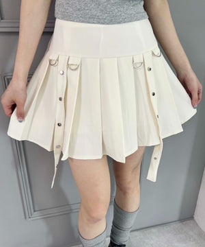 ホワイト モデル：160㎝ F着用