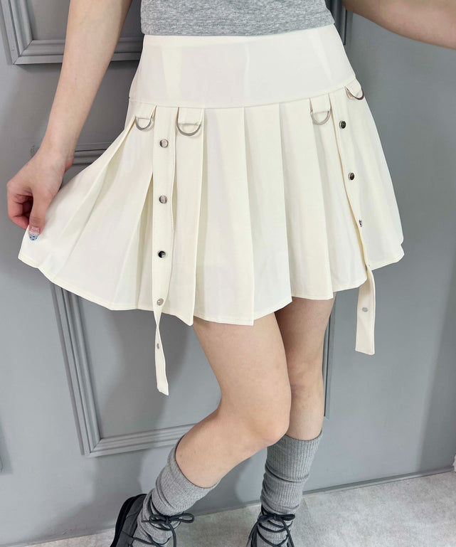 ホワイト モデル：160㎝ F着用