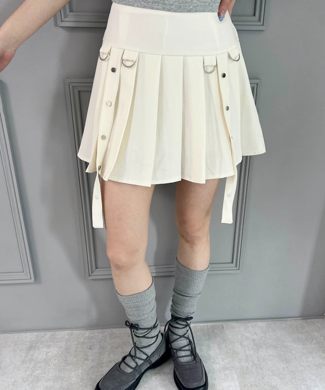 ホワイト モデル：160㎝ F着用