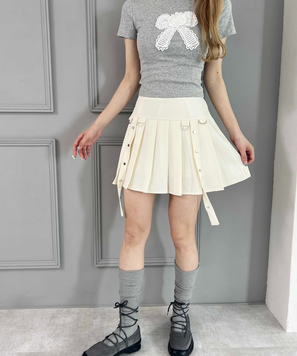 ホワイト モデル：160㎝ F着用